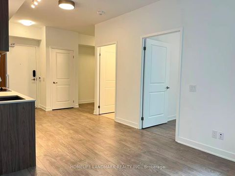 Photo 6 at 814 - 543 Richmond Street W, Waterfront Communities C1, Toronto