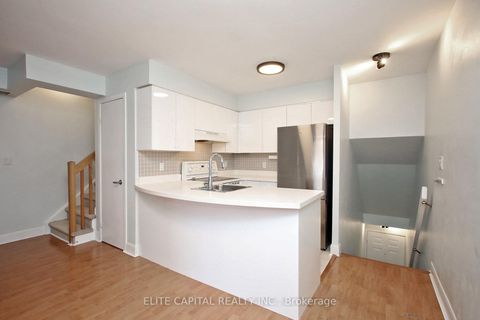 Photo 4 at 369 - 415 Jarvis Street, South St. James Town, Toronto