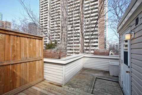 Photo 12 at 369 - 415 Jarvis Street, South St. James Town, Toronto