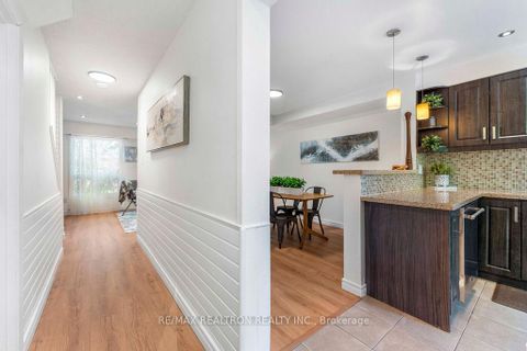 Photo 9 at 12 - 1 Davisbrook Boulevard, Sullivan, Toronto