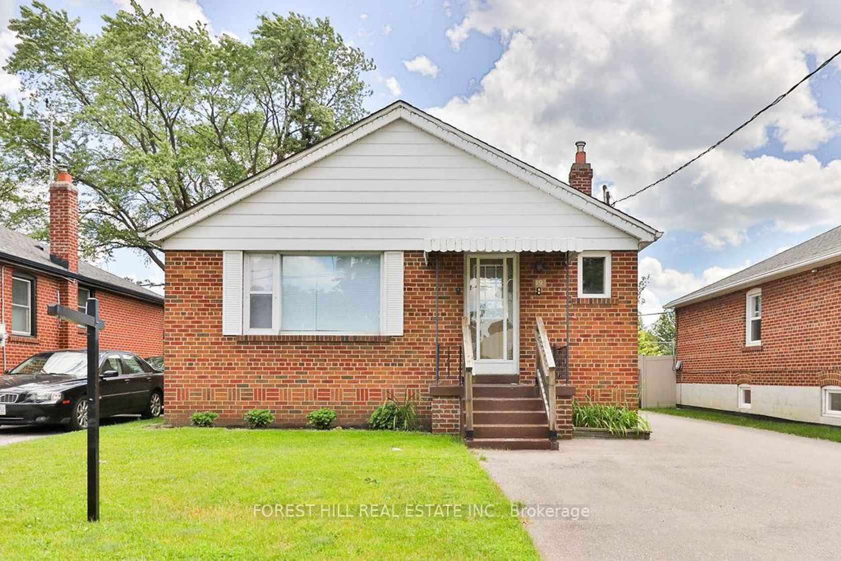 19 Silvercrest Avenue, Alderwood, Toronto 