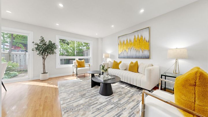 Photo 1 at 27 - 40 Dundalk Drive, Dorset Park, Toronto