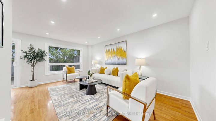 Photo 2 at 27 - 40 Dundalk Drive, Dorset Park, Toronto