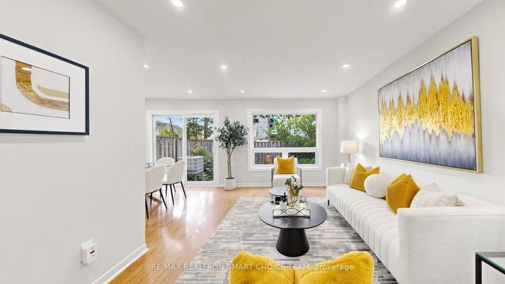 Photo 3 at 27 - 40 Dundalk Drive, Dorset Park, Toronto