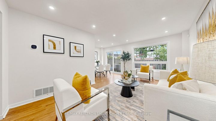 Photo 6 at 27 - 40 Dundalk Drive, Dorset Park, Toronto