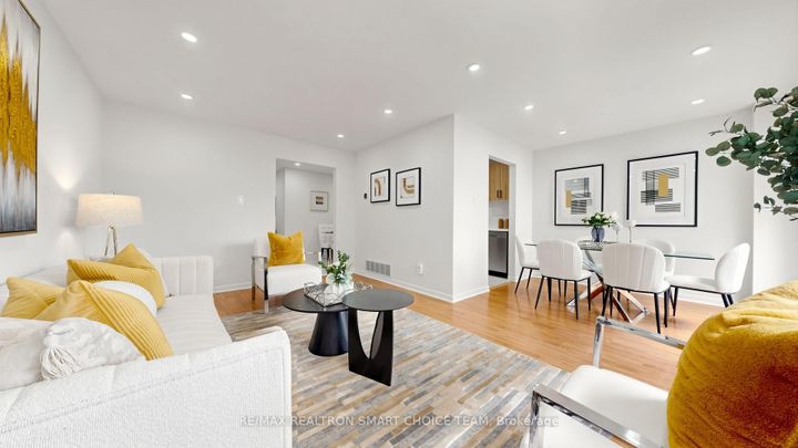 Photo 7 at 27 - 40 Dundalk Drive, Dorset Park, Toronto