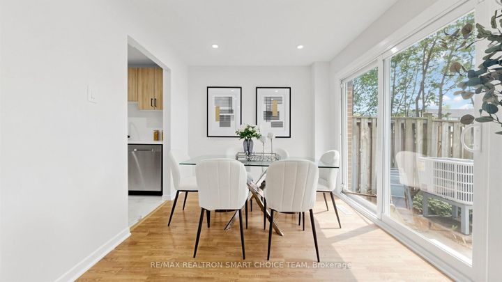 Photo 9 at 27 - 40 Dundalk Drive, Dorset Park, Toronto