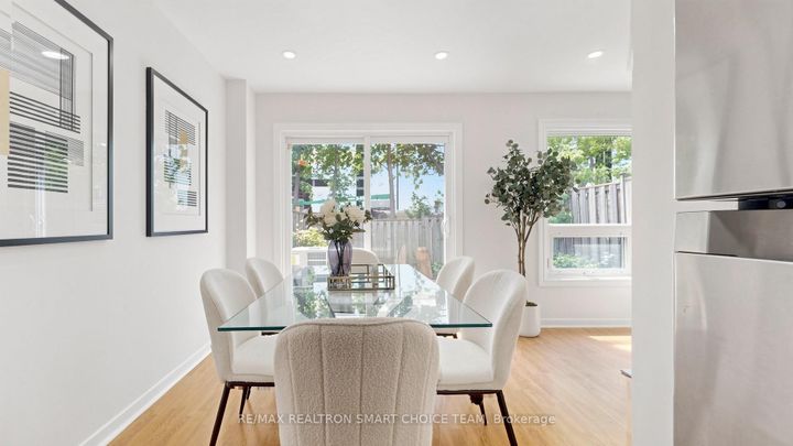 Photo 11 at 27 - 40 Dundalk Drive, Dorset Park, Toronto