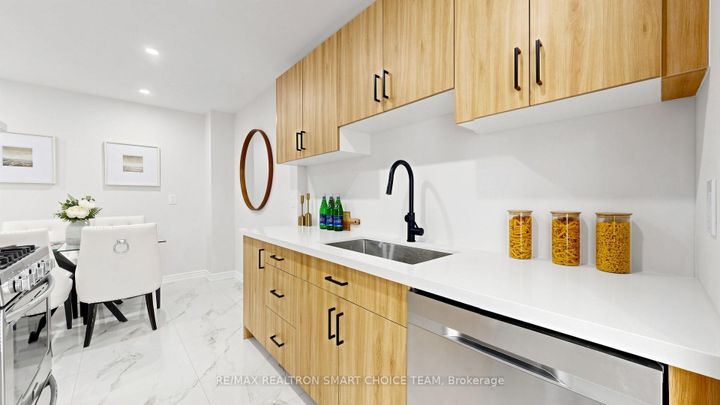 Photo 15 at 27 - 40 Dundalk Drive, Dorset Park, Toronto