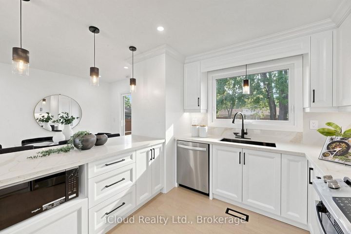 Photo 12 at 2151 Falmouth Terrace, Brant Hills, Burlington
