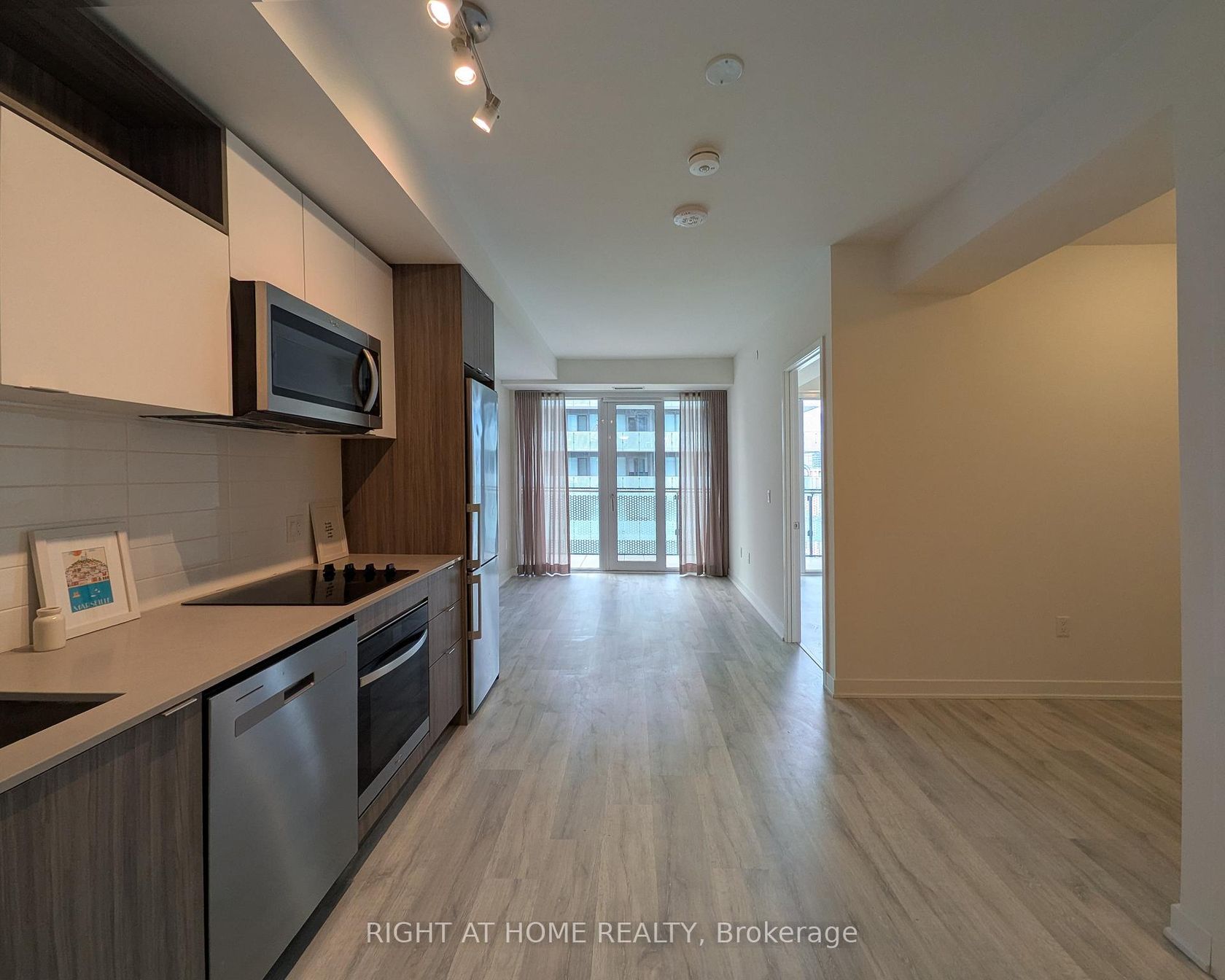 2715 - 70 Princess Street, Moss Park, Toronto photo number 2