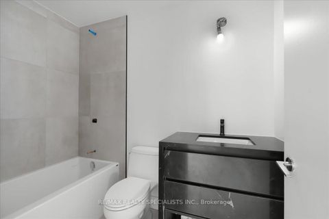 Photo 32 at PH06 - 15 Iceboat Terrace, Waterfront Communities C1, Toronto