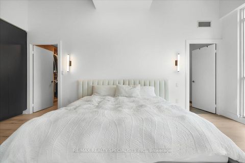 Photo 38 at PH06 - 15 Iceboat Terrace, Waterfront Communities C1, Toronto
