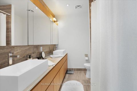 Photo 43 at PH06 - 15 Iceboat Terrace, Waterfront Communities C1, Toronto