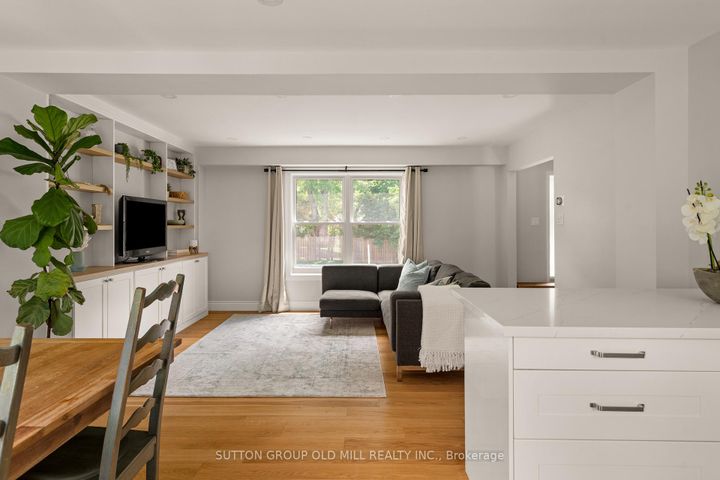 Photo 7 at 262 Chalmers Street, BR Bronte, Oakville