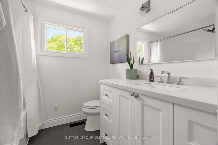 Photo 25 at 262 Chalmers Street, BR Bronte, Oakville