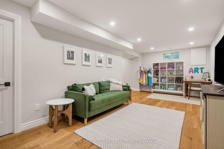 Photo 26 at 262 Chalmers Street, BR Bronte, Oakville