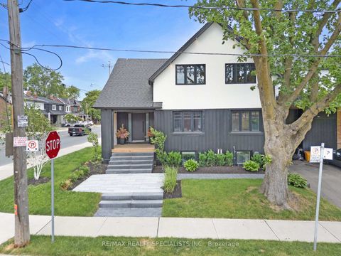 Photo 1 at 997 Mount Pleasant Road, Mount Pleasant East, Toronto