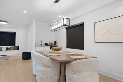 Photo 10 at 997 Mount Pleasant Road, Mount Pleasant East, Toronto