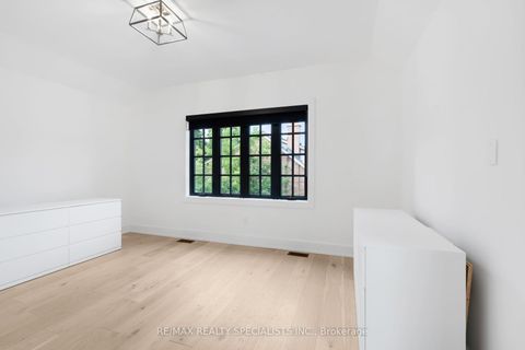 Photo 21 at 997 Mount Pleasant Road, Mount Pleasant East, Toronto