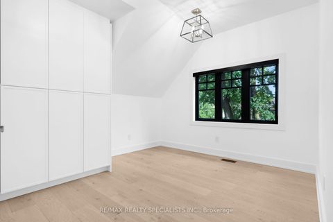 Photo 27 at 997 Mount Pleasant Road, Mount Pleasant East, Toronto