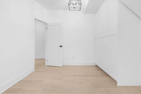 Photo 28 at 997 Mount Pleasant Road, Mount Pleasant East, Toronto
