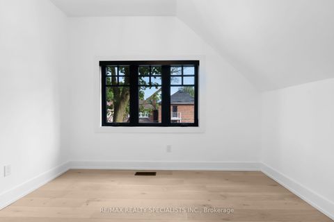 Photo 31 at 997 Mount Pleasant Road, Mount Pleasant East, Toronto