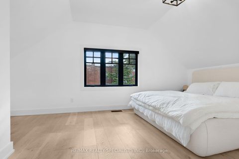 Photo 33 at 997 Mount Pleasant Road, Mount Pleasant East, Toronto