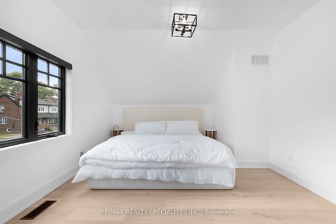 Photo 34 at 997 Mount Pleasant Road, Mount Pleasant East, Toronto