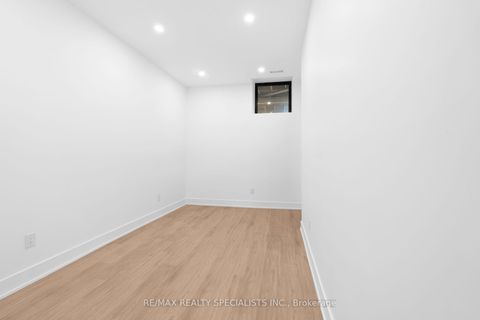 Photo 43 at 997 Mount Pleasant Road, Mount Pleasant East, Toronto