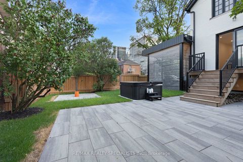 Photo 46 at 997 Mount Pleasant Road, Mount Pleasant East, Toronto
