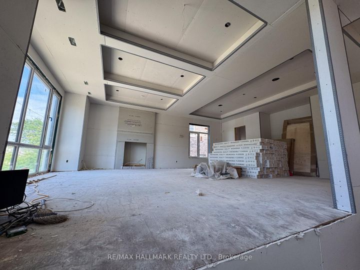 Photo 2 at 23 Morewood Crescent, Bayview Village, Toronto