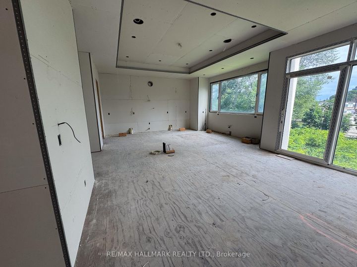 Photo 3 at 23 Morewood Crescent, Bayview Village, Toronto