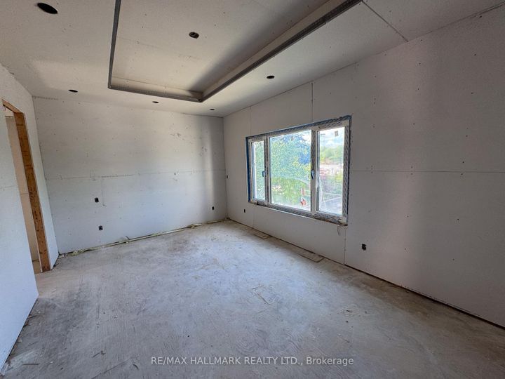 Photo 6 at 23 Morewood Crescent, Bayview Village, Toronto