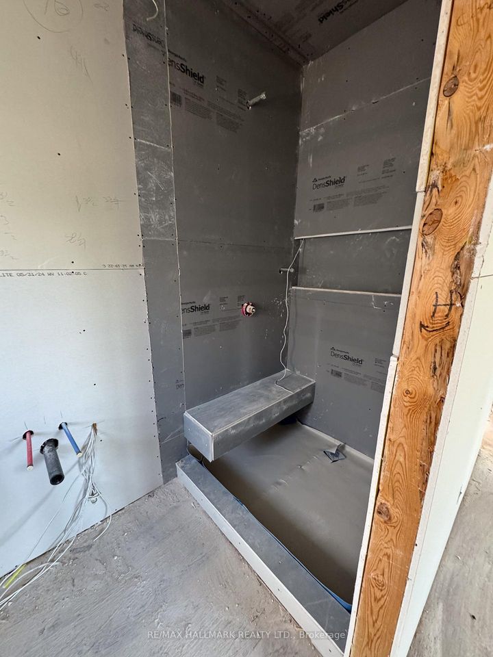 Photo 8 at 23 Morewood Crescent, Bayview Village, Toronto