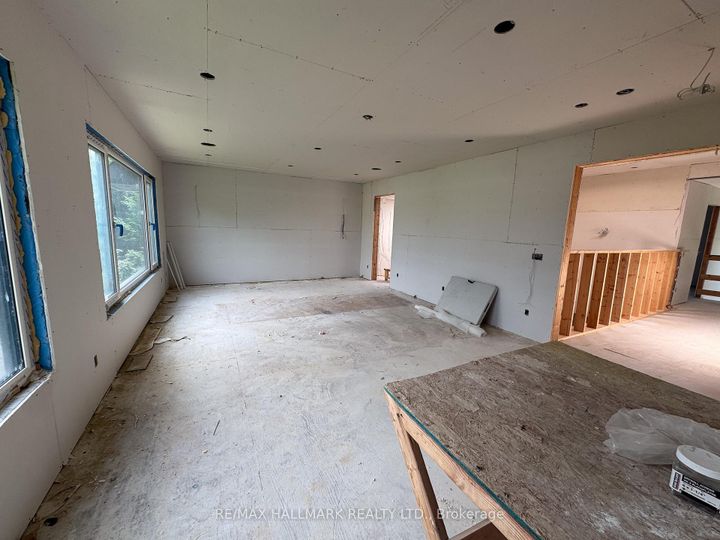 Photo 11 at 23 Morewood Crescent, Bayview Village, Toronto