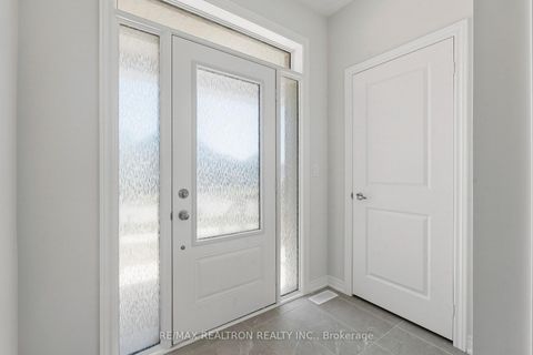 Photo 4 at 14 Sam Battaglia Cres Crescent, Sutton & Jackson's Point, Georgina
