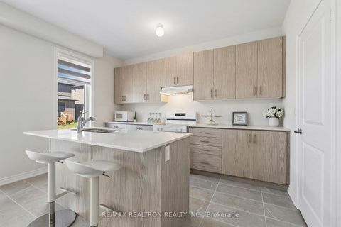 Photo 16 at 14 Sam Battaglia Cres Crescent, Sutton & Jackson's Point, Georgina