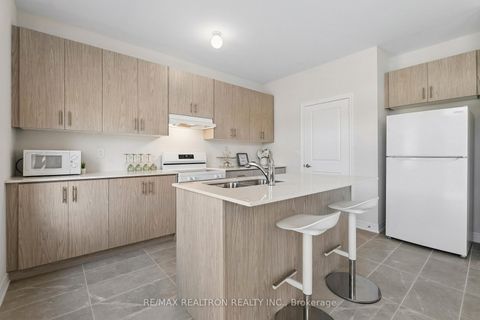 Photo 17 at 14 Sam Battaglia Cres Crescent, Sutton & Jackson's Point, Georgina