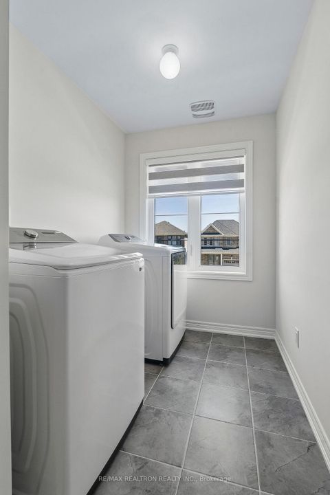 Photo 41 at 14 Sam Battaglia Cres Crescent, Sutton & Jackson's Point, Georgina