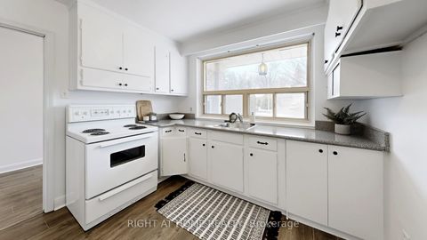 Photo 15 at 33 Sanderling Place, Don Mills, Toronto