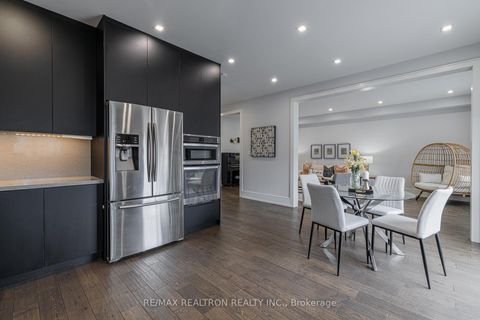 Photo 17 at 143 Shelbourne Drive, Vellore Village, Vaughan
