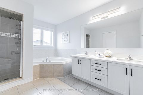 Photo 22 at 143 Shelbourne Drive, Vellore Village, Vaughan