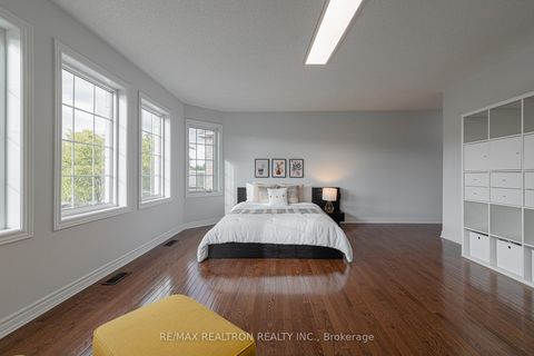 Photo 33 at 143 Shelbourne Drive, Vellore Village, Vaughan