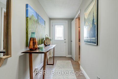 Photo 4 at 22 - 50 Verne Crescent, Malvern, Toronto