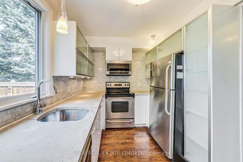 Photo 8 at 46 Alberta Avenue, Wychwood, Toronto
