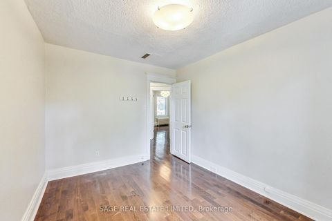 Photo 18 at 46 Alberta Avenue, Wychwood, Toronto