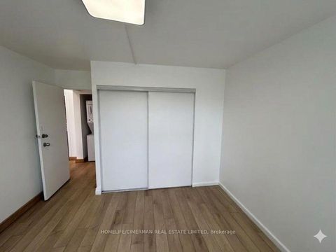 Photo 4 at 305 - 725 Don Mills Road, Flemingdon Park, Toronto
