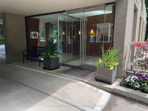 Photo 1 at 8 - 423 Avenue Road, St. Clair, Toronto