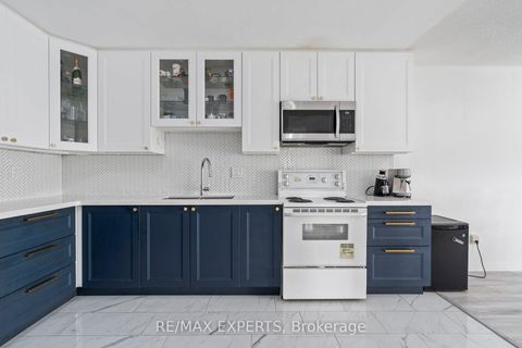 Photo 10 at 803 - 10 Martha Eaton Way, Amesbury, Toronto